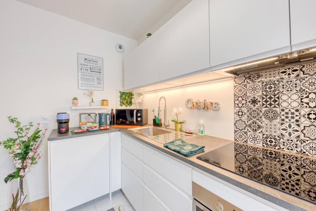 Easy Paris Visit Metro & Parking Apartment Saint-Ouen  Exterior photo
